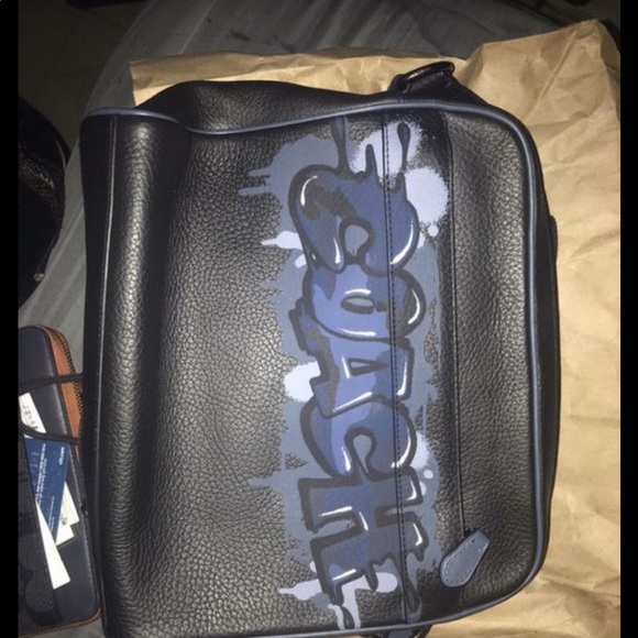 I’m selling a men Designer coach bag - Picture 4 of 7